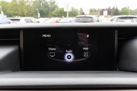 Lexus Is 300H ADVANCE 22