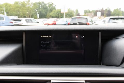 Lexus Is 300H ADVANCE 28