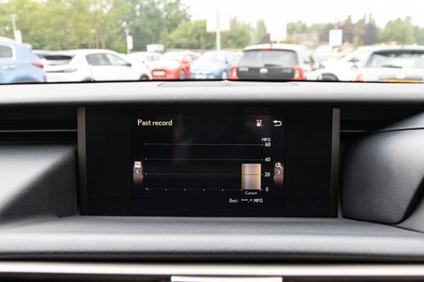 Lexus Is 300H ADVANCE 29