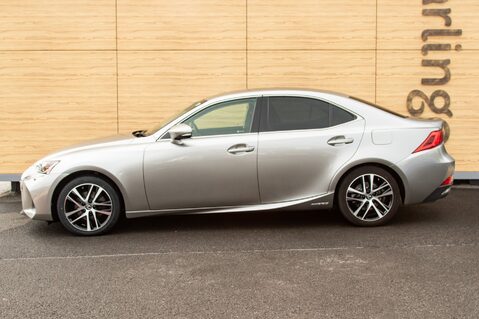 Lexus Is 300H ADVANCE 13