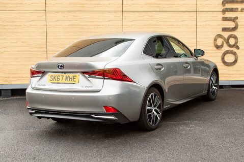 Lexus Is 300H ADVANCE 2
