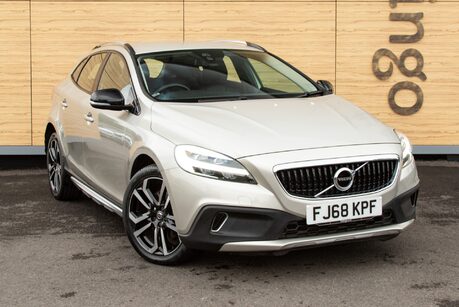 Volvo V40 T3 CROSS COUNTRY PRO