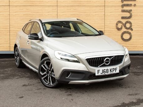 Volvo V40 T3 CROSS COUNTRY PRO