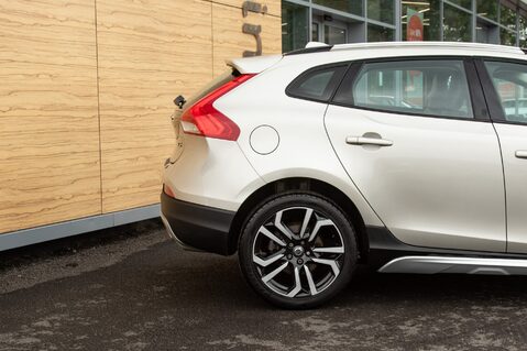 Volvo V40 T3 CROSS COUNTRY PRO 7