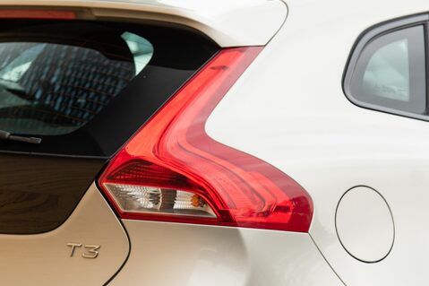 Volvo V40 T3 CROSS COUNTRY PRO 9