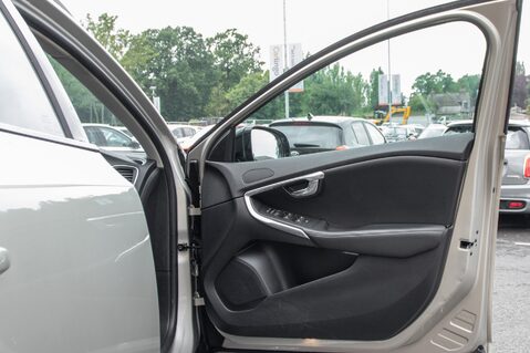 Volvo V40 T3 CROSS COUNTRY PRO 14