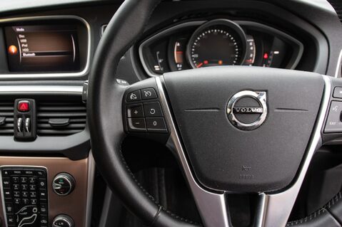 Volvo V40 T3 CROSS COUNTRY PRO 19