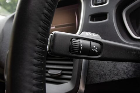 Volvo V40 T3 CROSS COUNTRY PRO 17