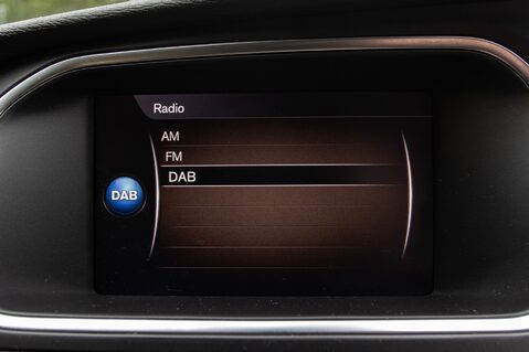 Volvo V40 T3 CROSS COUNTRY PRO 24