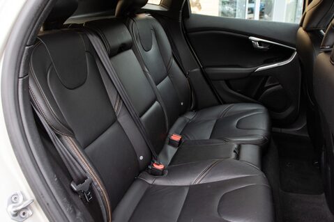 Volvo V40 T3 CROSS COUNTRY PRO 34