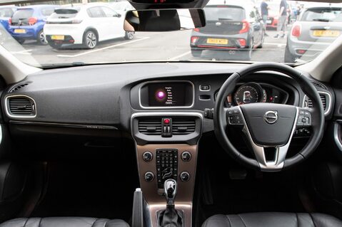 Volvo V40 T3 CROSS COUNTRY PRO 3