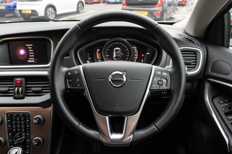 Volvo V40 T3 CROSS COUNTRY PRO 21