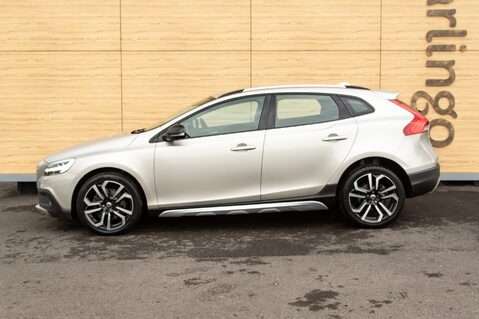 Volvo V40 T3 CROSS COUNTRY PRO 13