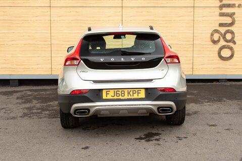 Volvo V40 T3 CROSS COUNTRY PRO 6