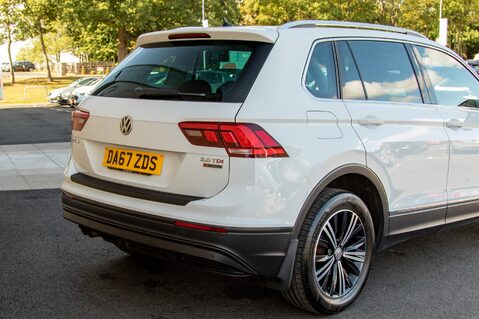 Volkswagen Tiguan SE NAVIGATION TDI BMT 4MOTION DSG 8