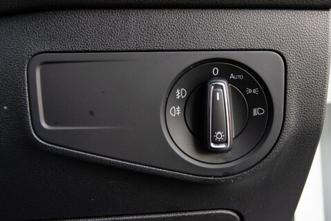 Volkswagen Tiguan SE NAVIGATION TDI BMT 4MOTION DSG 16