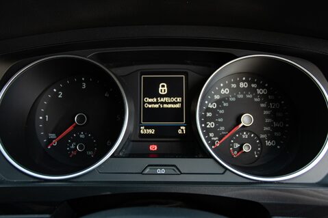 Volkswagen Tiguan SE NAVIGATION TDI BMT 4MOTION DSG 15