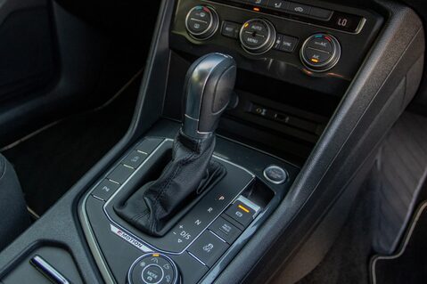 Volkswagen Tiguan SE NAVIGATION TDI BMT 4MOTION DSG 36