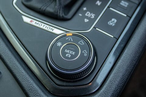 Volkswagen Tiguan SE NAVIGATION TDI BMT 4MOTION DSG 37
