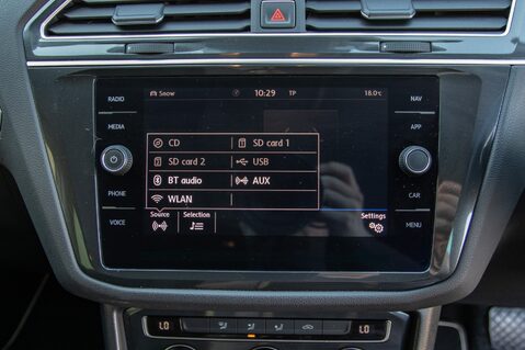 Volkswagen Tiguan SE NAVIGATION TDI BMT 4MOTION DSG 26