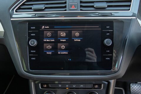 Volkswagen Tiguan SE NAVIGATION TDI BMT 4MOTION DSG 31