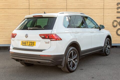 Volkswagen Tiguan SE NAVIGATION TDI BMT 4MOTION DSG 2