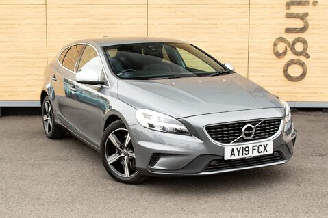 Volvo V40 T2 R-DESIGN EDITION 1