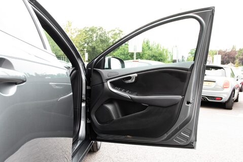 Volvo V40 T2 R-DESIGN EDITION 14