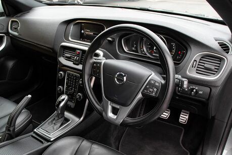 Volvo V40 T2 R-DESIGN EDITION
