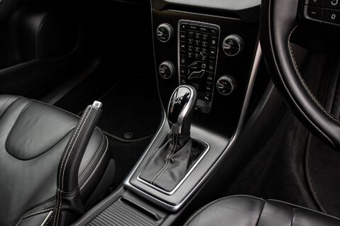 Volvo V40 T2 R-DESIGN EDITION 30