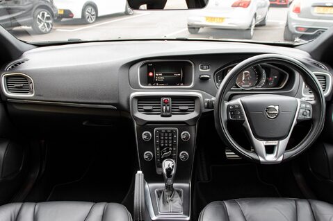 Volvo V40 T2 R-DESIGN EDITION 3