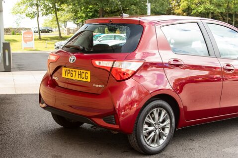 Toyota Yaris VVT-I ICON TECH 8
