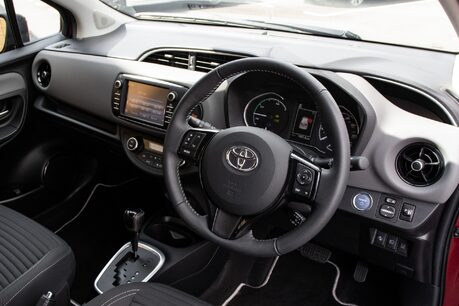 Toyota Yaris VVT-I ICON TECH