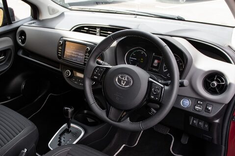 Toyota Yaris VVT-I ICON TECH 4