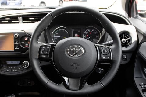 Toyota Yaris VVT-I ICON TECH 21