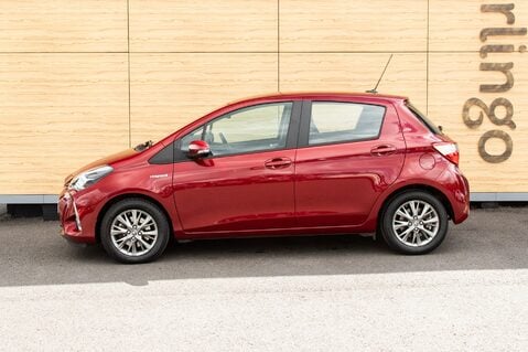 Toyota Yaris VVT-I ICON TECH 13