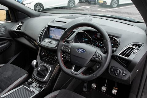 Ford Kuga ST-LINE EDITION TDCI 4