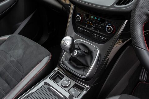 Ford Kuga ST-LINE EDITION TDCI 31
