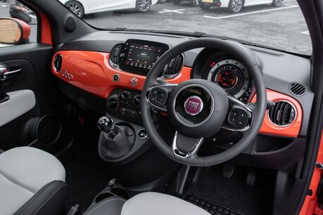 Fiat 500 DOLCEVITA MHEV