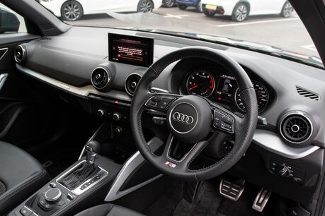Audi Q2 TFSI S LINE