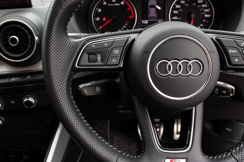 Audi Q2 TFSI S LINE 19