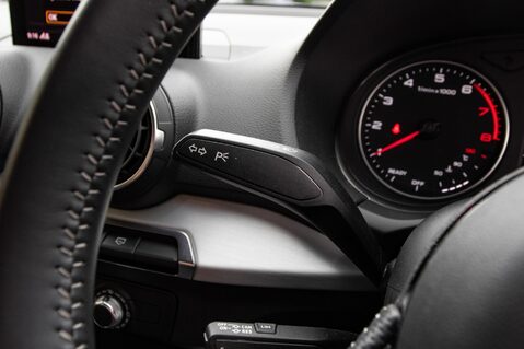 Audi Q2 TFSI S LINE 17