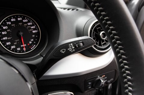 Audi Q2 TFSI S LINE 18