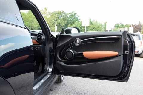 Mini Hatch COOPER EXCLUSIVE 15
