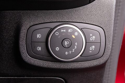 Ford Fiesta TITANIUM 17