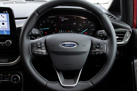 Ford Fiesta TITANIUM 22