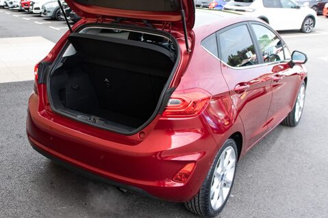 Ford Fiesta TITANIUM 35