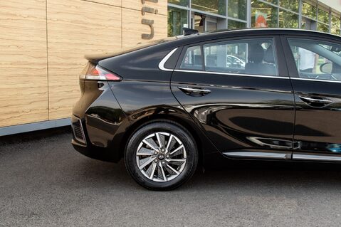 Hyundai IONIQ PREMIUM 7