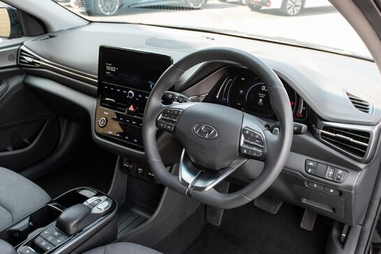 Hyundai IONIQ PREMIUM