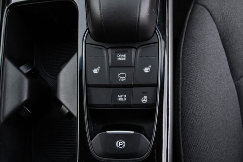 Hyundai IONIQ PREMIUM 33